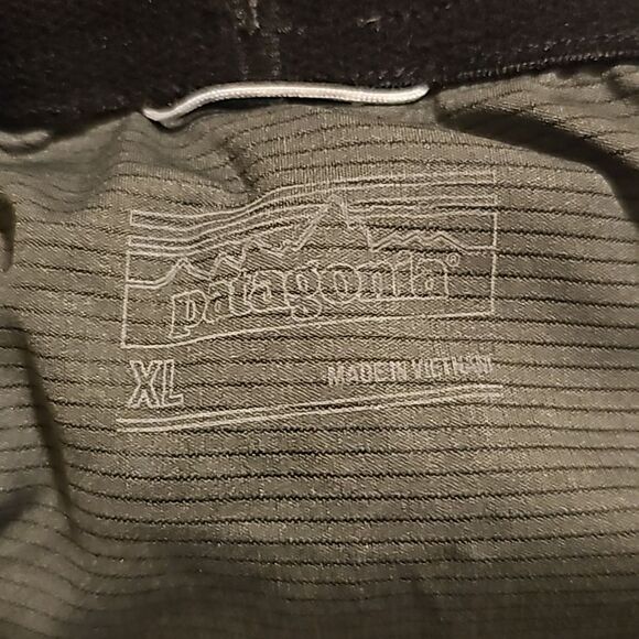 PATAGONIA Worn Wear Gray Shorts  - Size XL - Picture 7 of 8